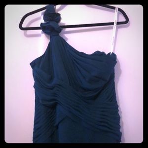 One-shoulder floor-length chiffon gown